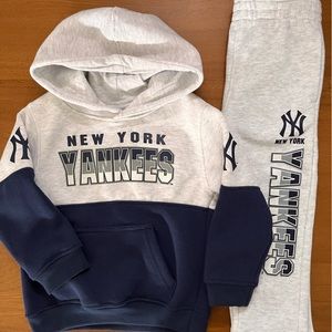 New York Yankees Sweatsuit Set